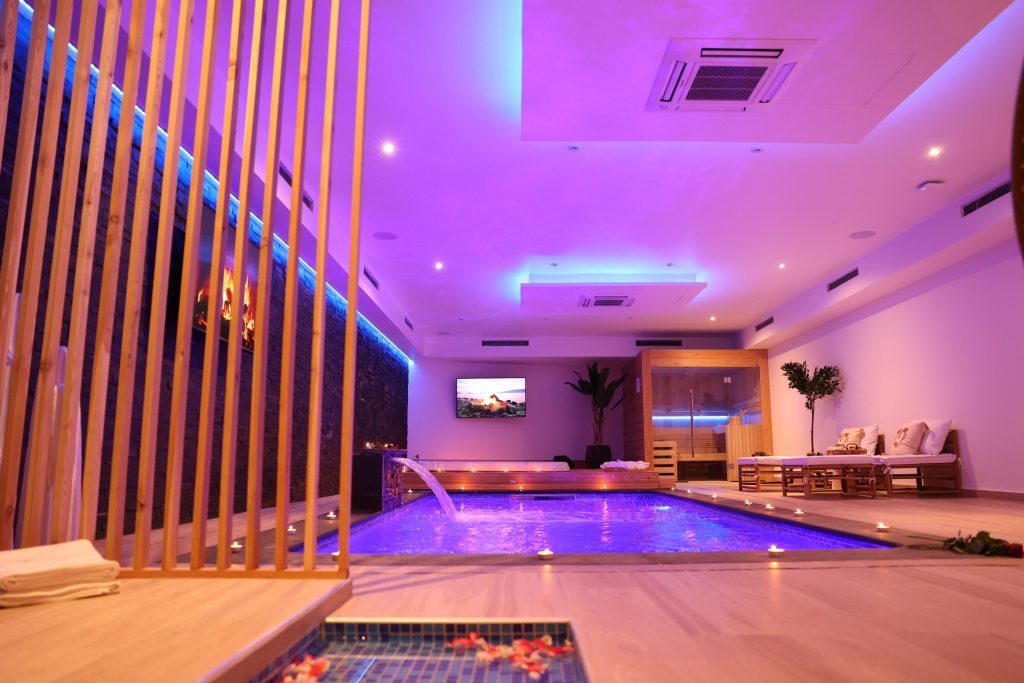 Le Jasmin Wellness — piscine