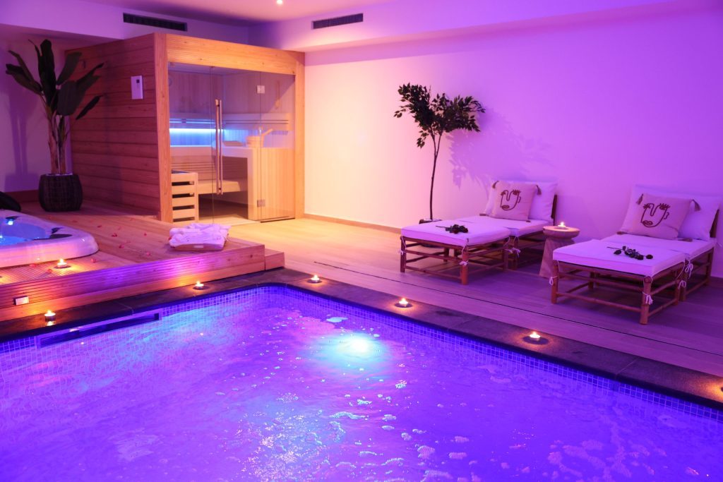 Espace détente et jacuzzi
